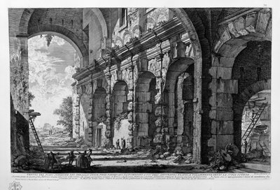 Ansicht des oberen Stockwerks des von Domitian erbauten Tiergeheges, das für das Amphitheater Flavius genutzt wurde, und allgemein als Curia Ostilia bekannt ist von Giovanni Battista Piranesi